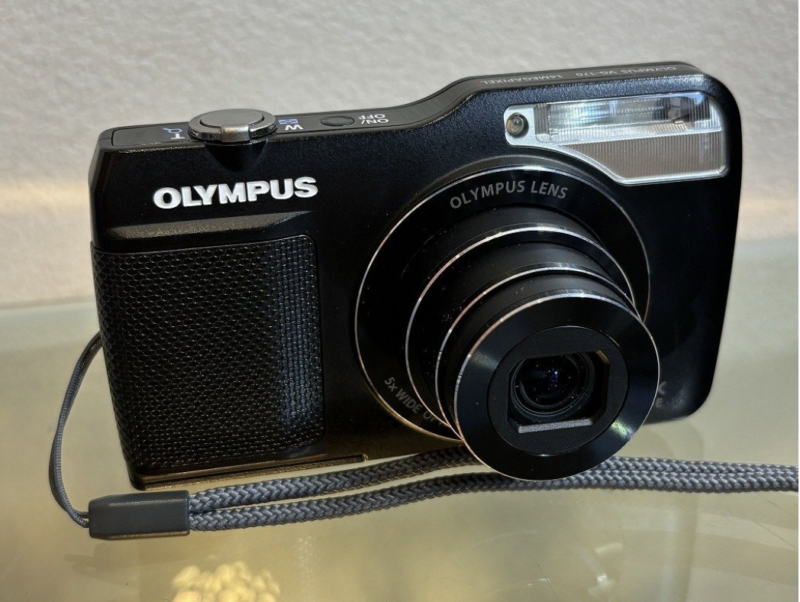 OLYMPUS デジカメ