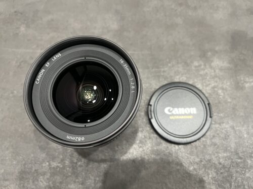 CANON EF LENS 16-35mm Φ82mmのカメラレンズ