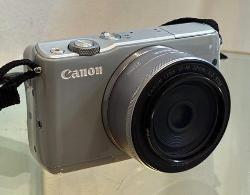 Canon EOS M10 グレー ミラーレス一眼カメラ